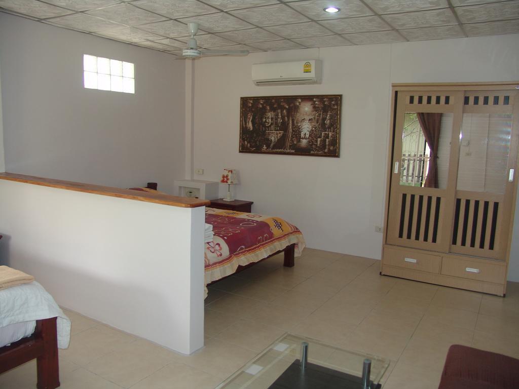 Ryans Resort Prasat Exteriör bild