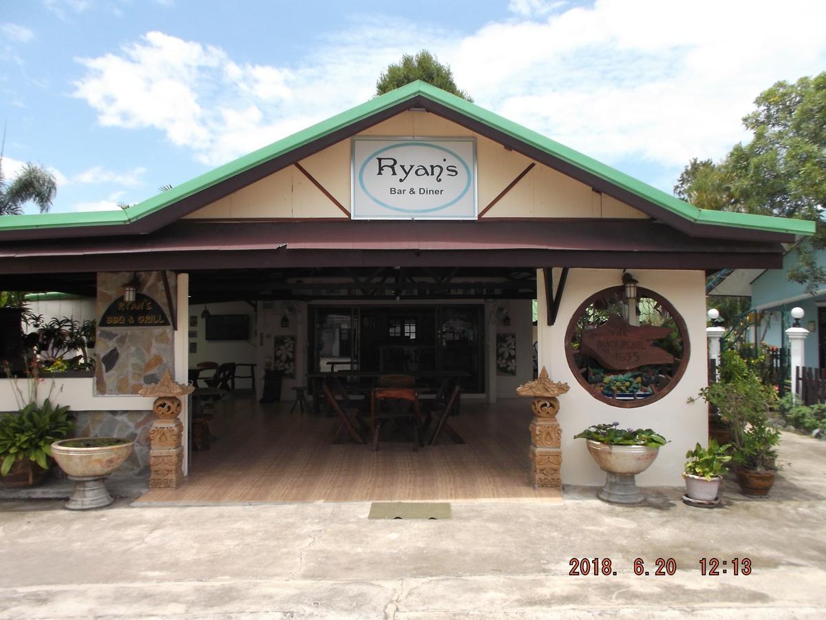 Ryans Resort Prasat Exteriör bild