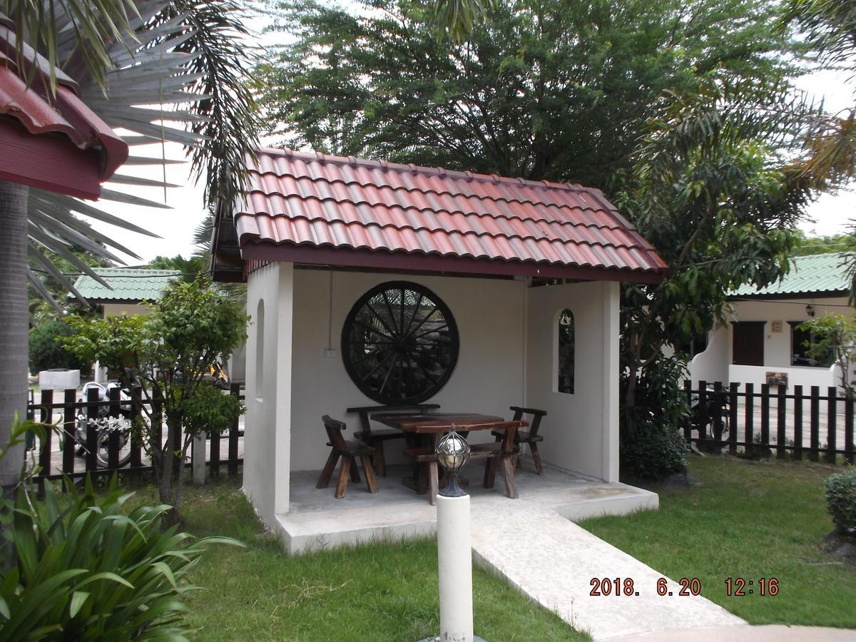 Ryans Resort Prasat Exteriör bild