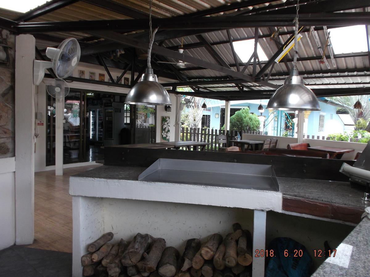Ryans Resort Prasat Exteriör bild