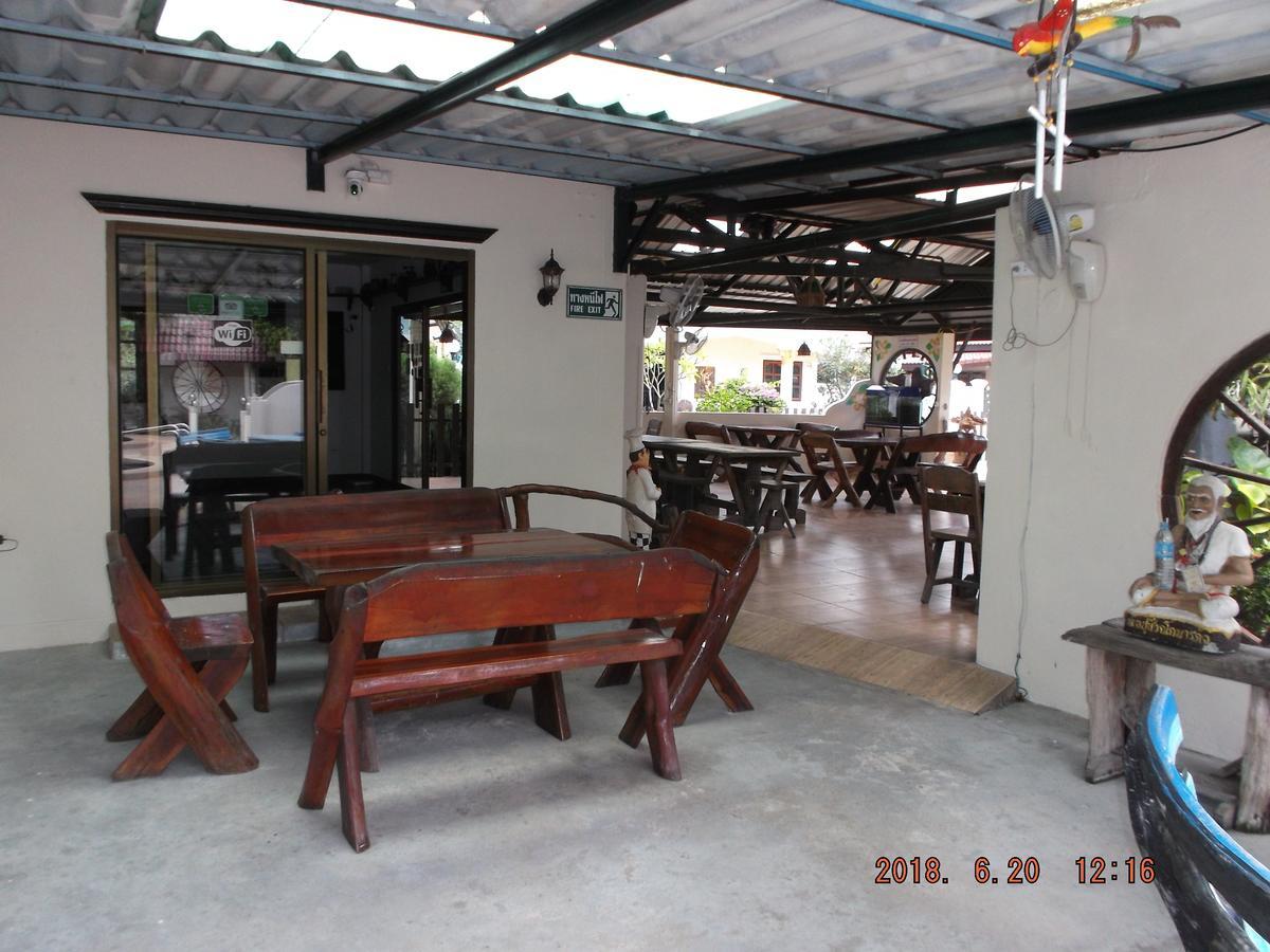 Ryans Resort Prasat Exteriör bild
